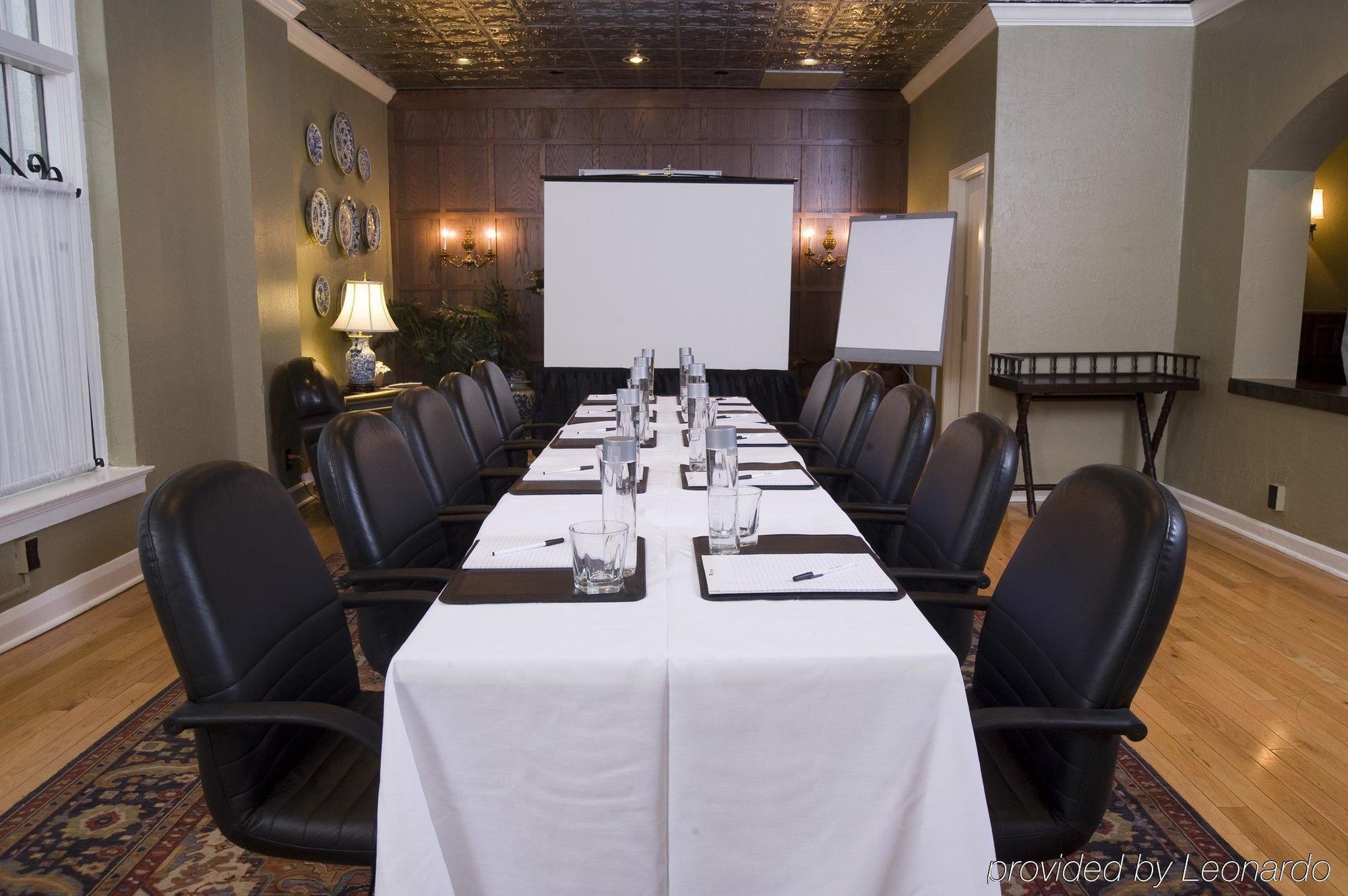 Seven Gables Inn, St Louis West, A Tribute Portfolio Hotel Clayton Instalações foto