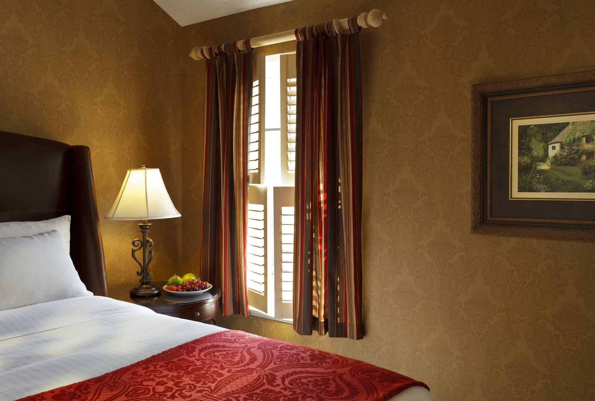 Seven Gables Inn, St Louis West, A Tribute Portfolio Hotel Clayton Quarto foto